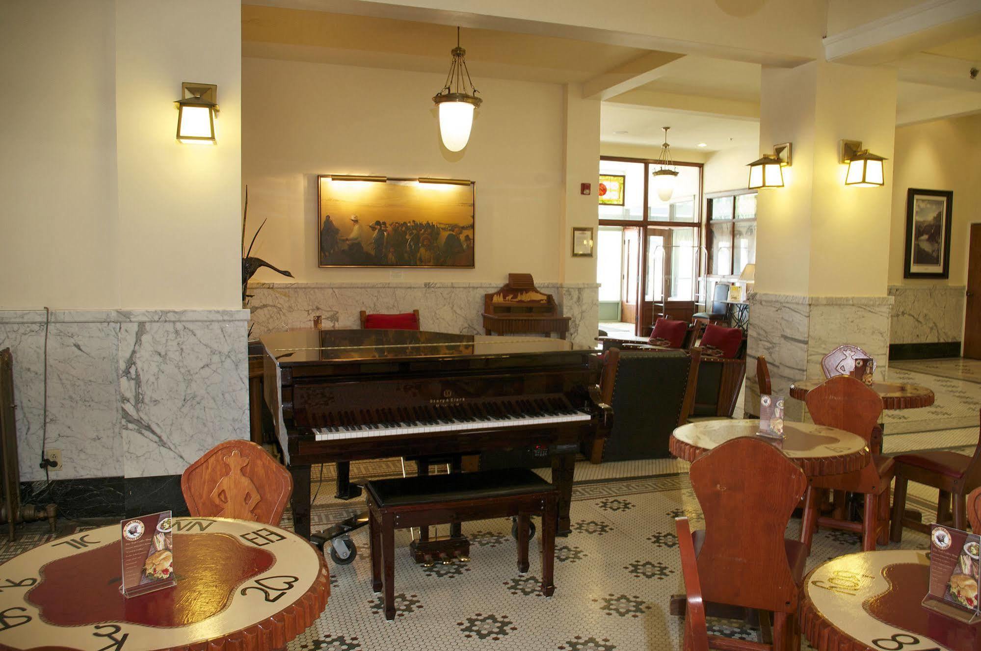 Historic Plains Hotel ไชแอนน์ ภายนอก รูปภาพ